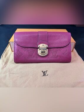 Louis Vuitton Mahina Iris Fuchsia Perforated Monogram Leather Clutch